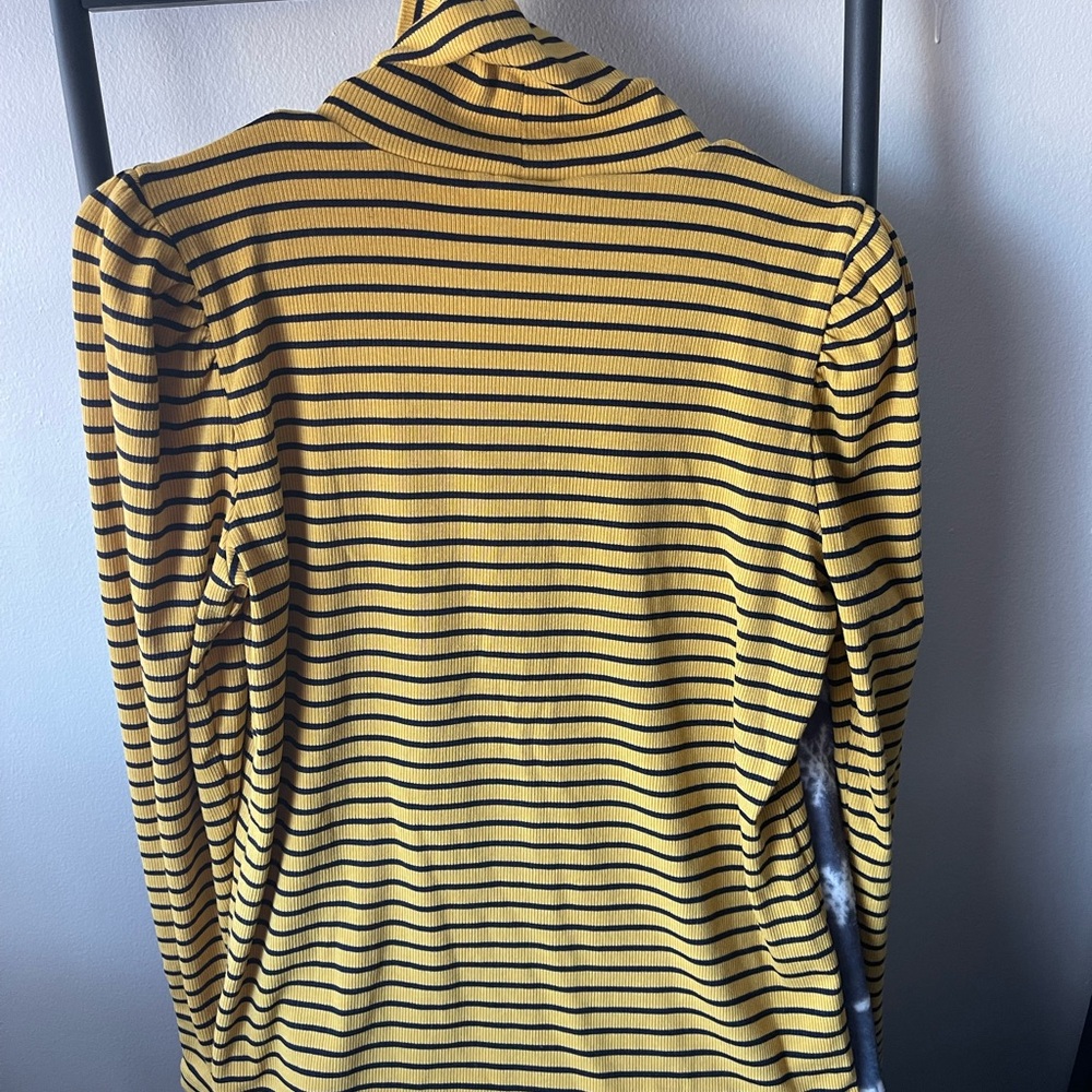 Talbots Yellow & Black Striped Turtleneck Sweater
Medium - New without tags! - Picture 4 of 8